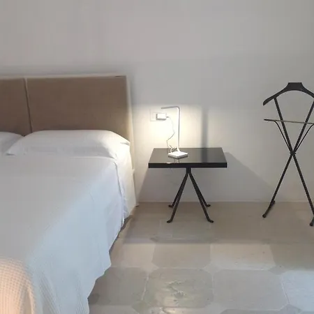 Palazzo Dei Veneziani Bed & Breakfast Parabita